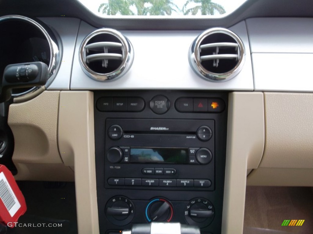 2006 Ford Mustang GT Premium Coupe Audio System Photo #55073893