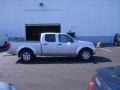 2011 Radiant Silver Metallic Nissan Frontier SL Crew Cab 4x4  photo #6