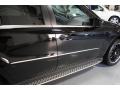 Black - ML 350 4Matic Photo No. 12