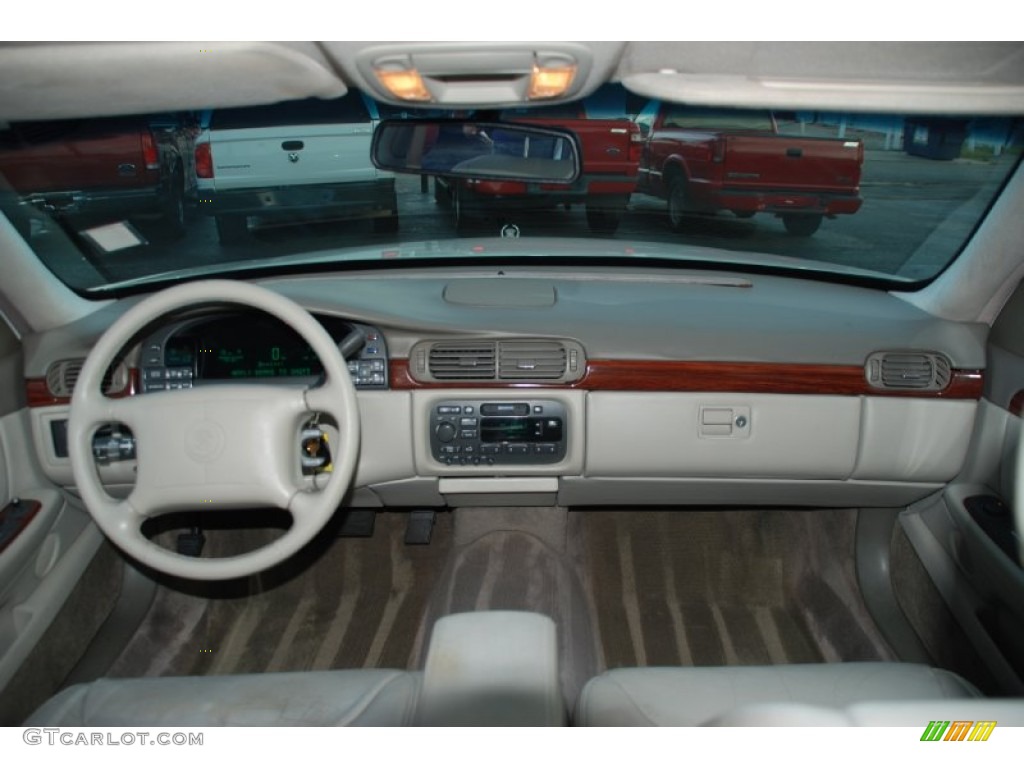 1997 Cadillac DeVille Sedan Shale/Neutral Dashboard Photo #55081939