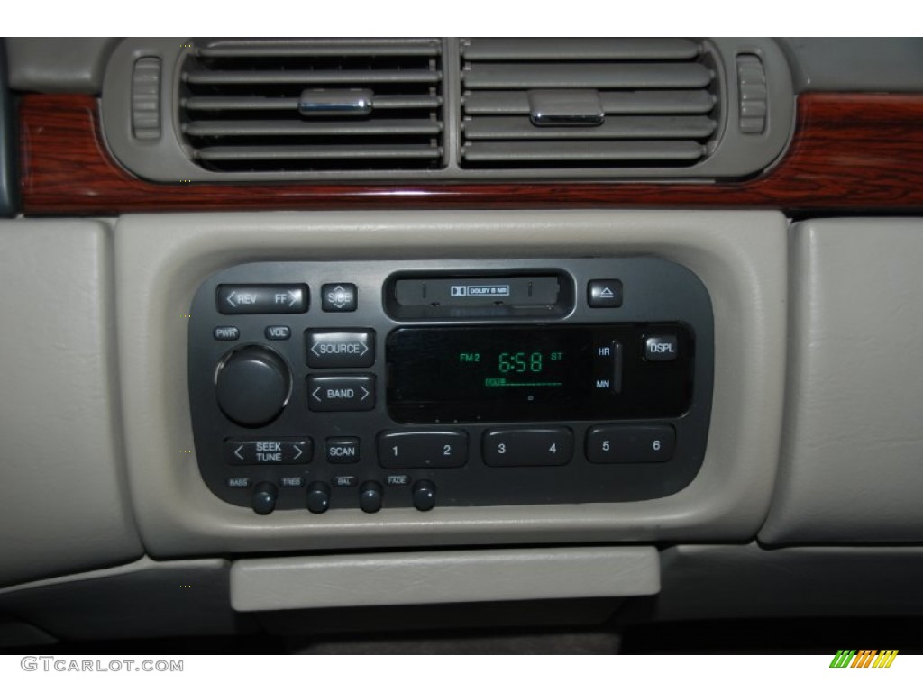 1997 Cadillac DeVille Sedan Audio System Photo #55081948