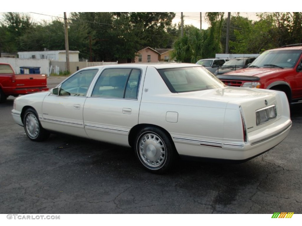 White Diamond 1997 Cadillac DeVille Sedan Exterior Photo #55081984