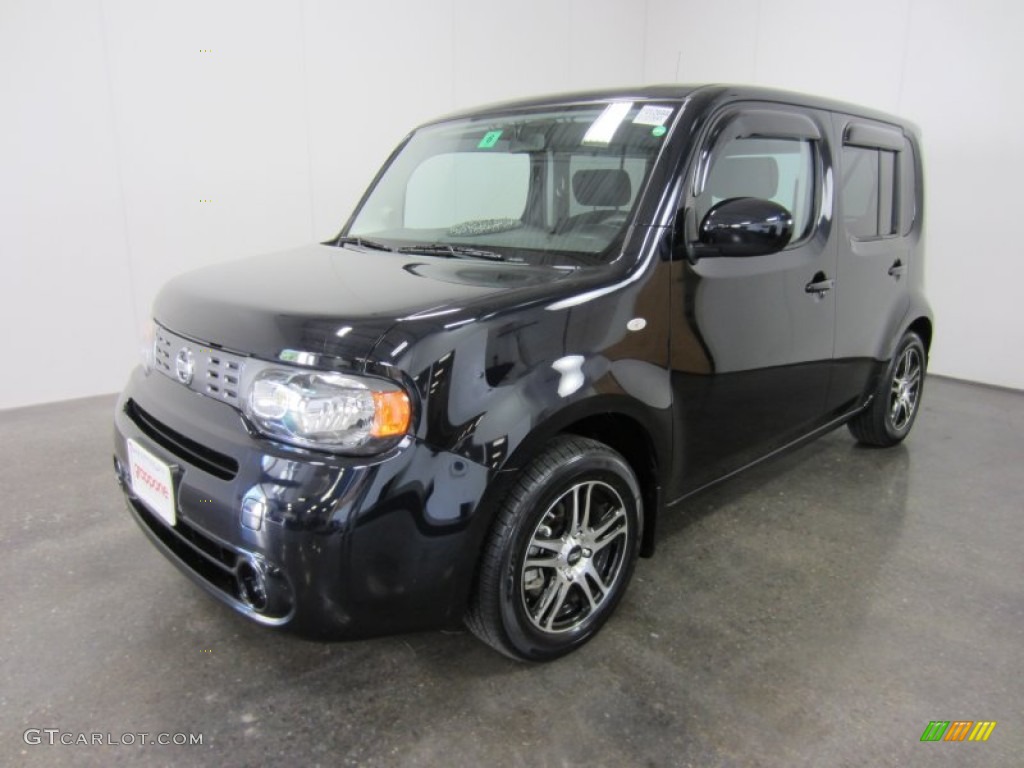 Sapphire Black Pearl Nissan Cube