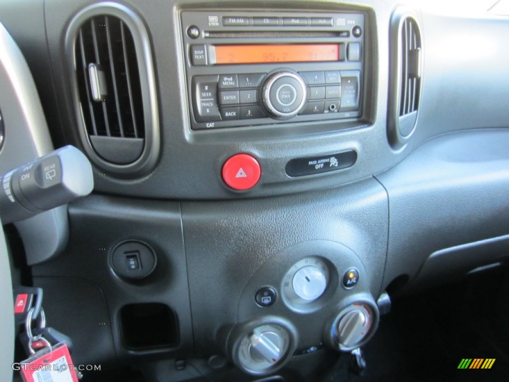 2011 Nissan Cube 1.8 SL Audio System Photos