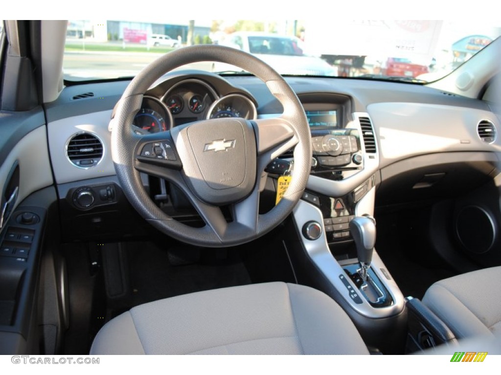 Medium Titanium Interior 2011 Chevrolet Cruze LT Photo #55085476
