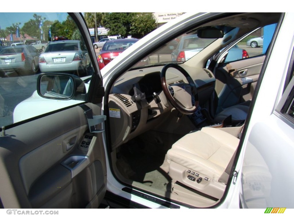 2004 XC90 2.5T AWD - Ice White / Taupe photo #9