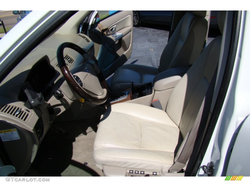 2004 XC90 2.5T AWD - Ice White / Taupe photo #11