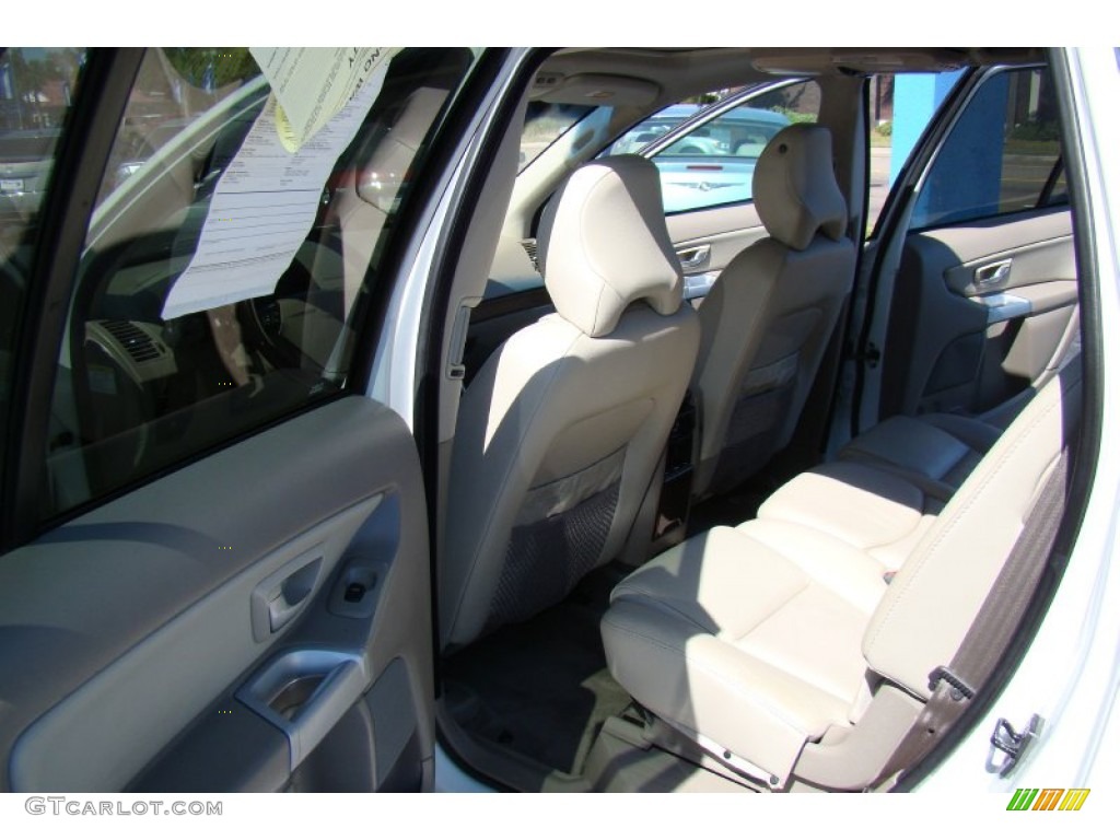 2004 XC90 2.5T AWD - Ice White / Taupe photo #12