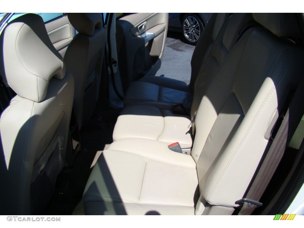 2004 XC90 2.5T AWD - Ice White / Taupe photo #13