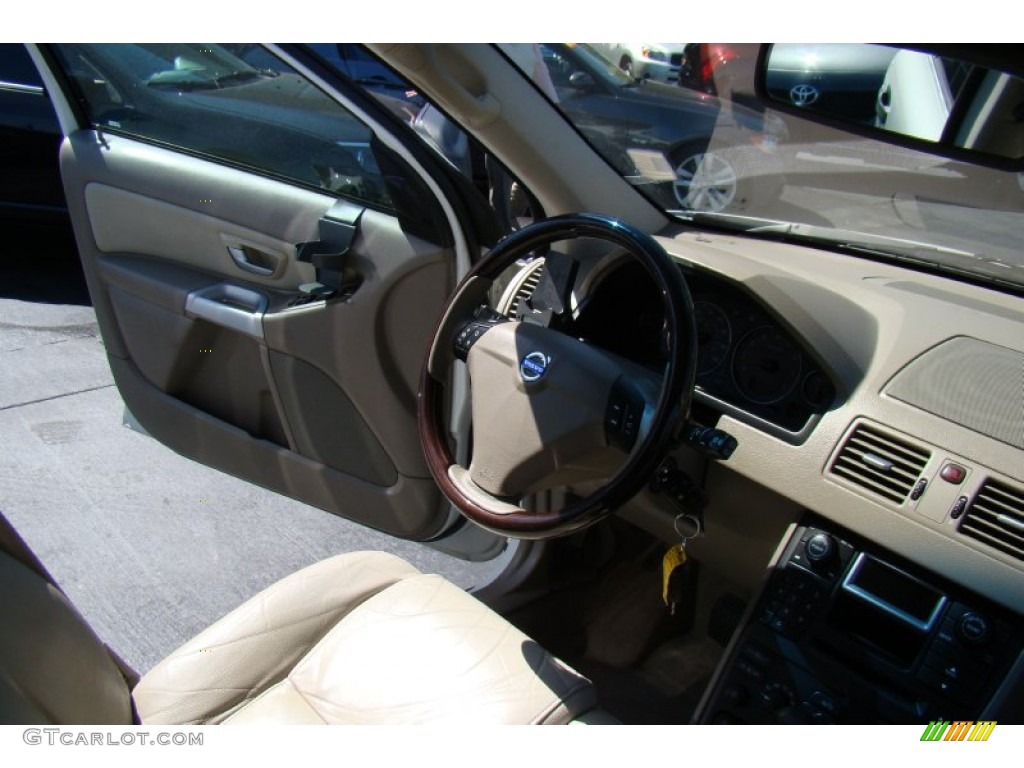 2004 XC90 2.5T AWD - Ice White / Taupe photo #18