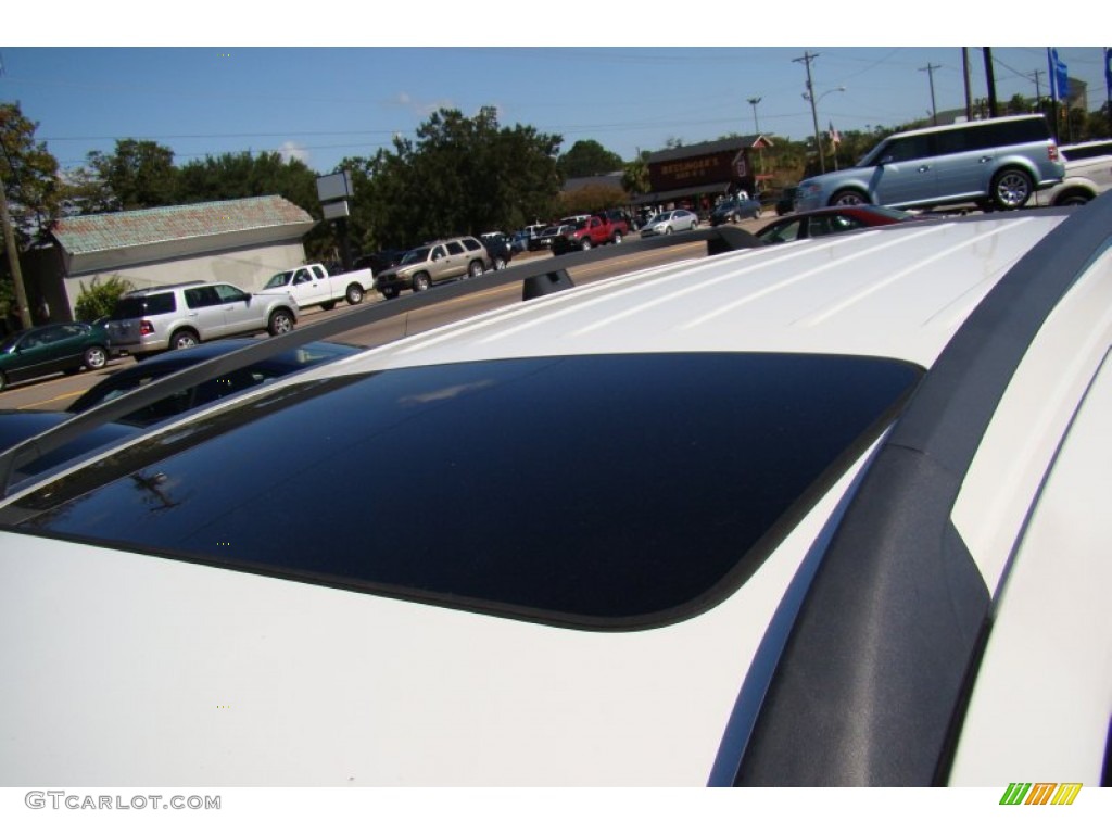 2004 XC90 2.5T AWD - Ice White / Taupe photo #35