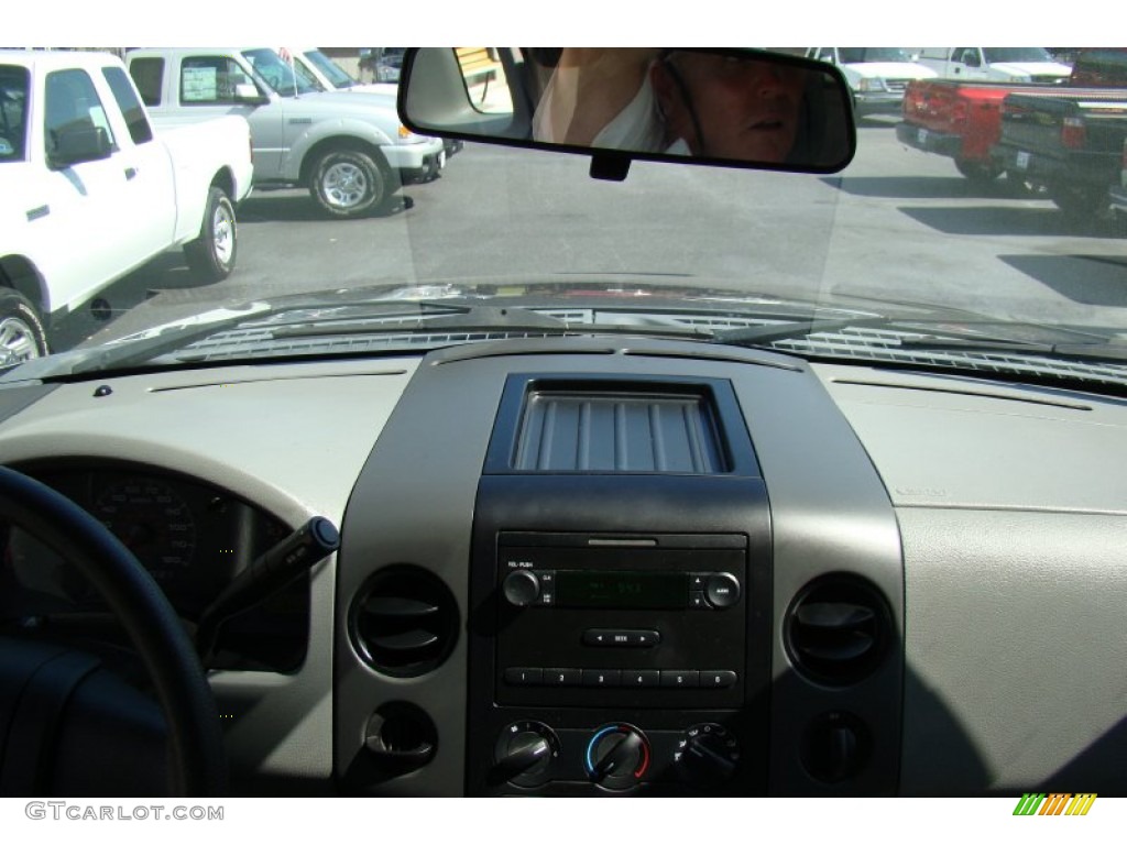 2005 F150 XL Regular Cab - Dark Shadow Grey Metallic / Medium Flint Grey photo #15
