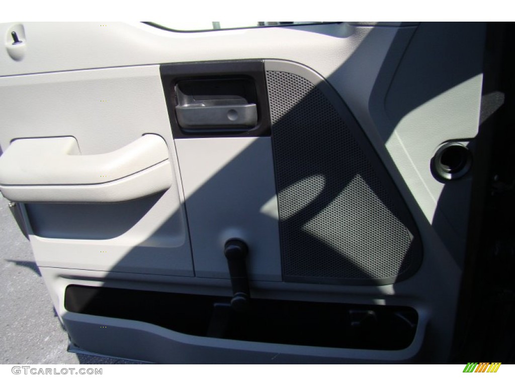 2005 F150 XL Regular Cab - Dark Shadow Grey Metallic / Medium Flint Grey photo #17