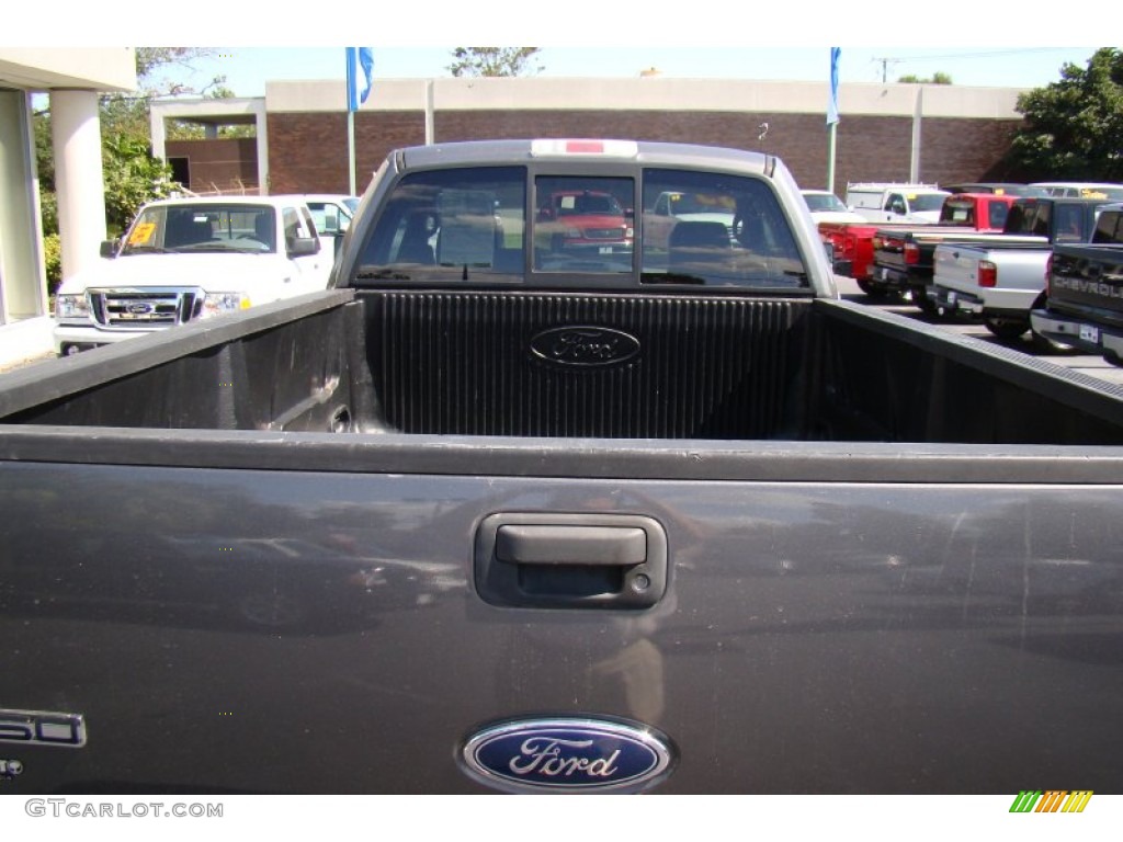 2005 F150 XL Regular Cab - Dark Shadow Grey Metallic / Medium Flint Grey photo #26