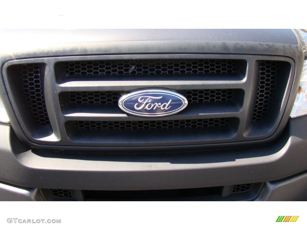 2005 F150 XL Regular Cab - Dark Shadow Grey Metallic / Medium Flint Grey photo #28