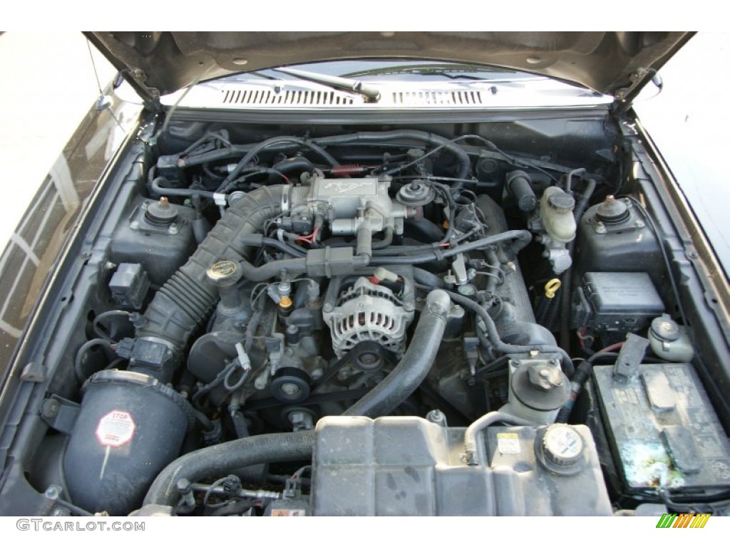 2001 Ford Mustang GT Coupe 4.6 Liter SOHC 16-Valve V8 Engine Photo #55089340
