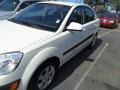 White - Rio LX Sedan Photo No. 5