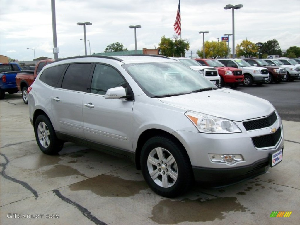 2010 Traverse LT AWD - Silver Ice Metallic / Dark Gray/Light Gray photo #20