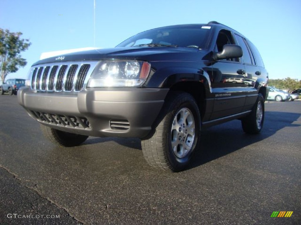 Black Jeep Grand Cherokee