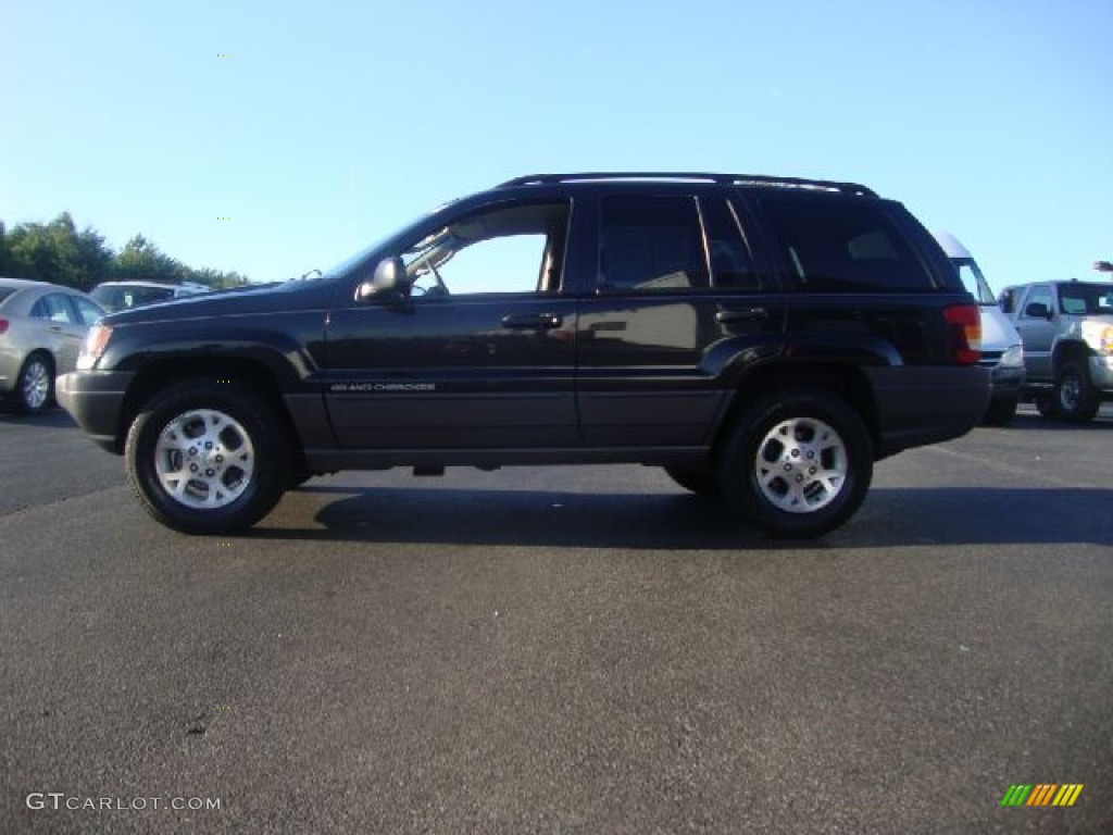 2002 Grand Cherokee Laredo 4x4 - Black / Dark Slate Gray photo #2