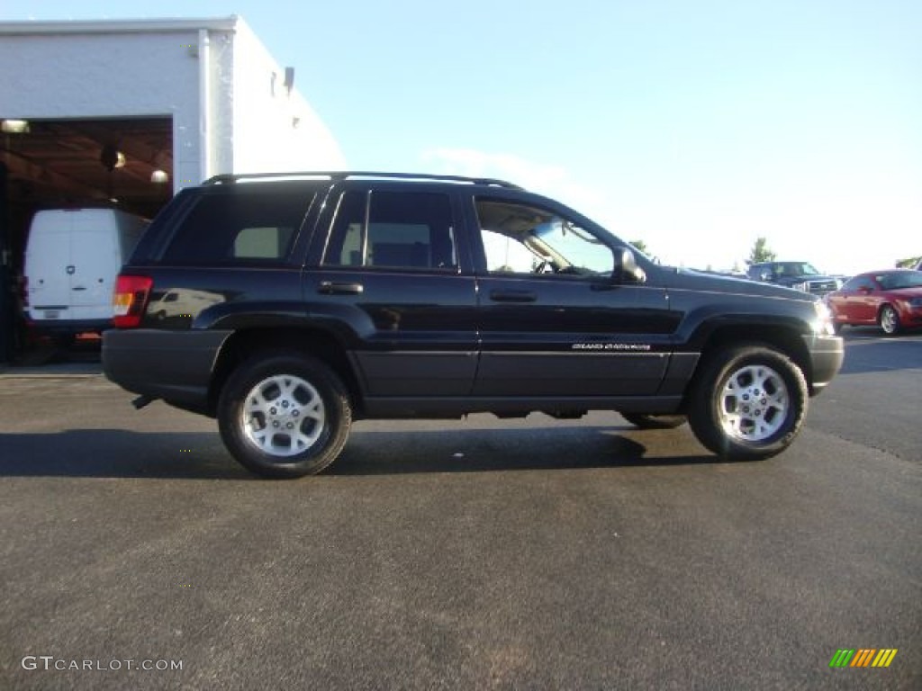 2002 Grand Cherokee Laredo 4x4 - Black / Dark Slate Gray photo #6