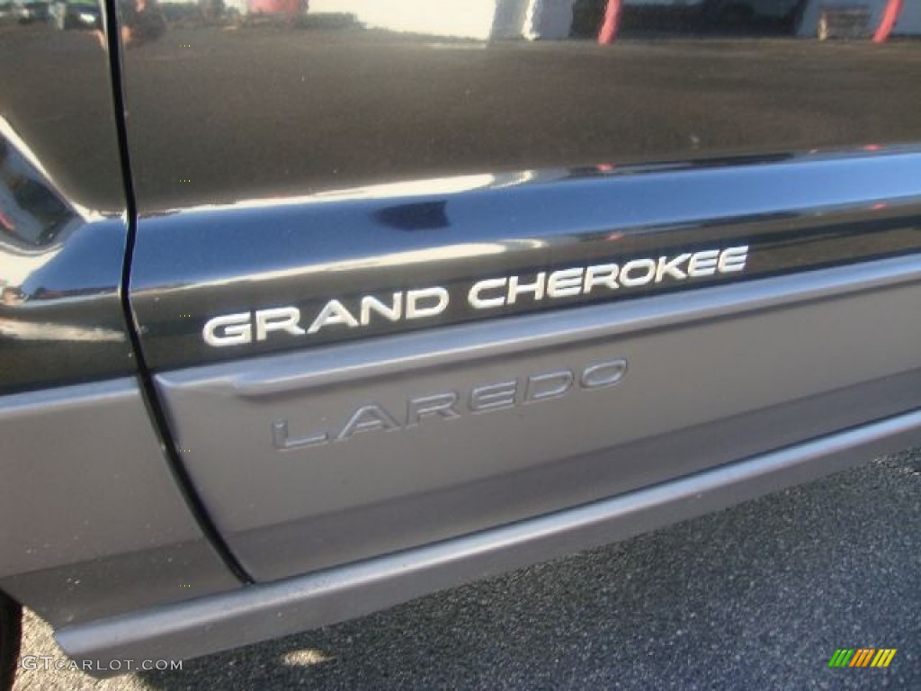 2002 Grand Cherokee Laredo 4x4 - Black / Dark Slate Gray photo #32