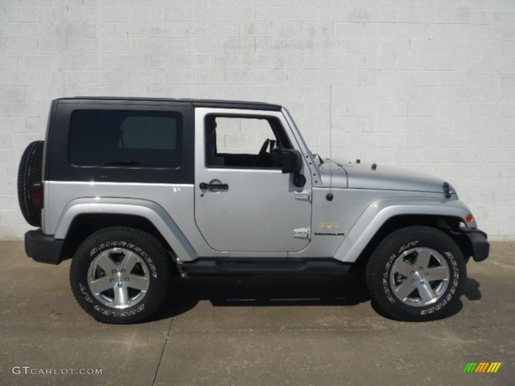 2010 Wrangler Sahara 4x4 - Bright Silver Metallic / Dark Slate Gray/Medium Slate Gray photo #2