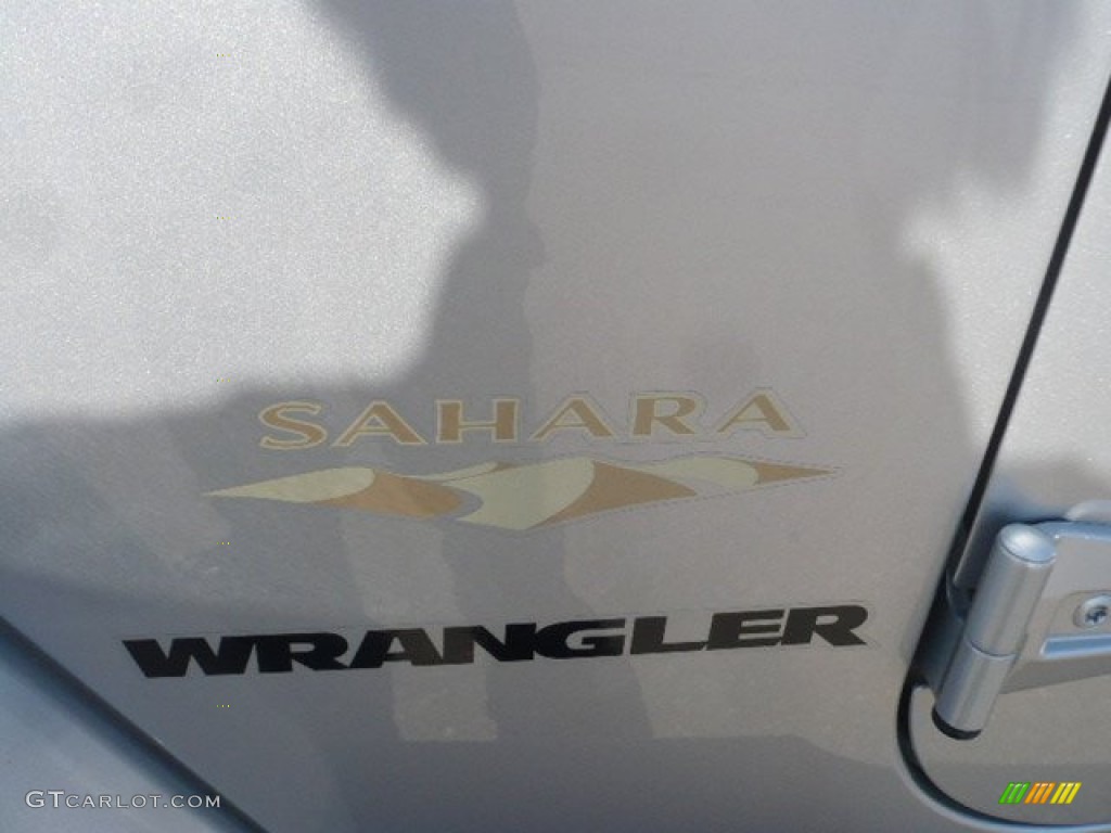 2010 Wrangler Sahara 4x4 - Bright Silver Metallic / Dark Slate Gray/Medium Slate Gray photo #24