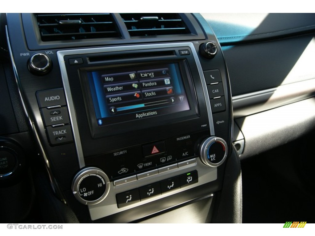 2012 Camry SE - Super White / Black photo #16