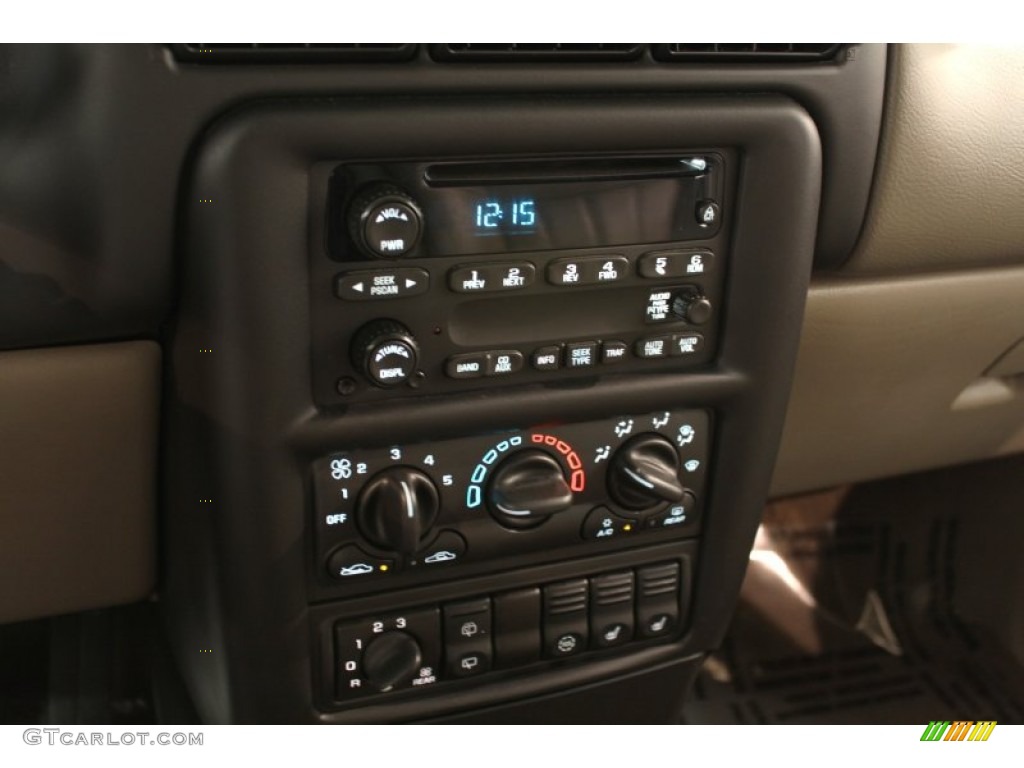 2004 Venture LT - Sport Red Metallic / Neutral photo #8