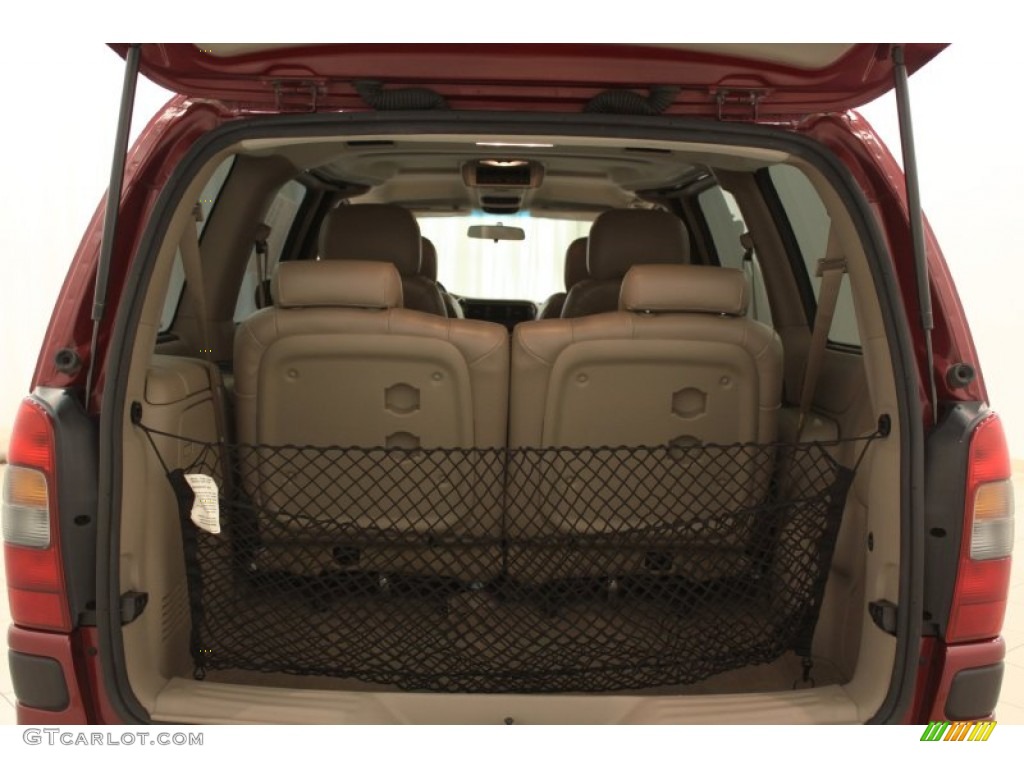2004 Venture LT - Sport Red Metallic / Neutral photo #15