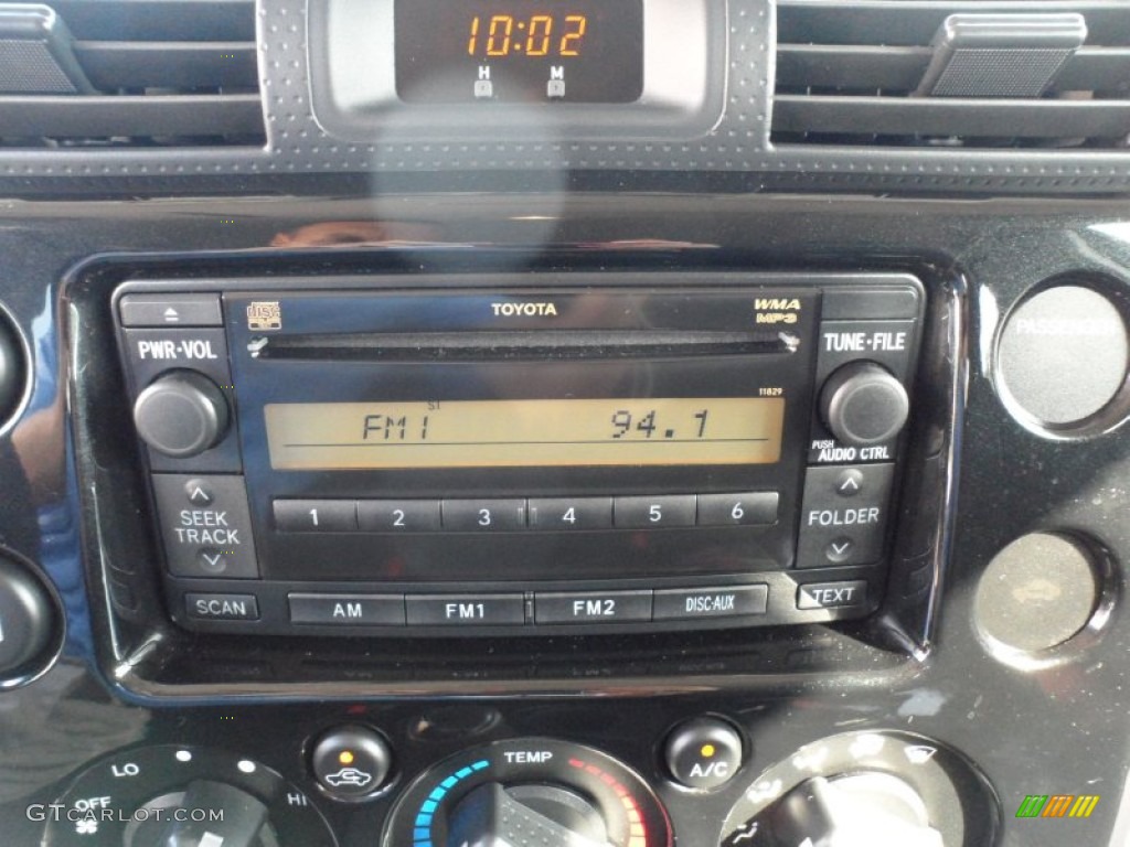 2010 Toyota FJ Cruiser Standard FJ Cruiser Model Audio System Photos