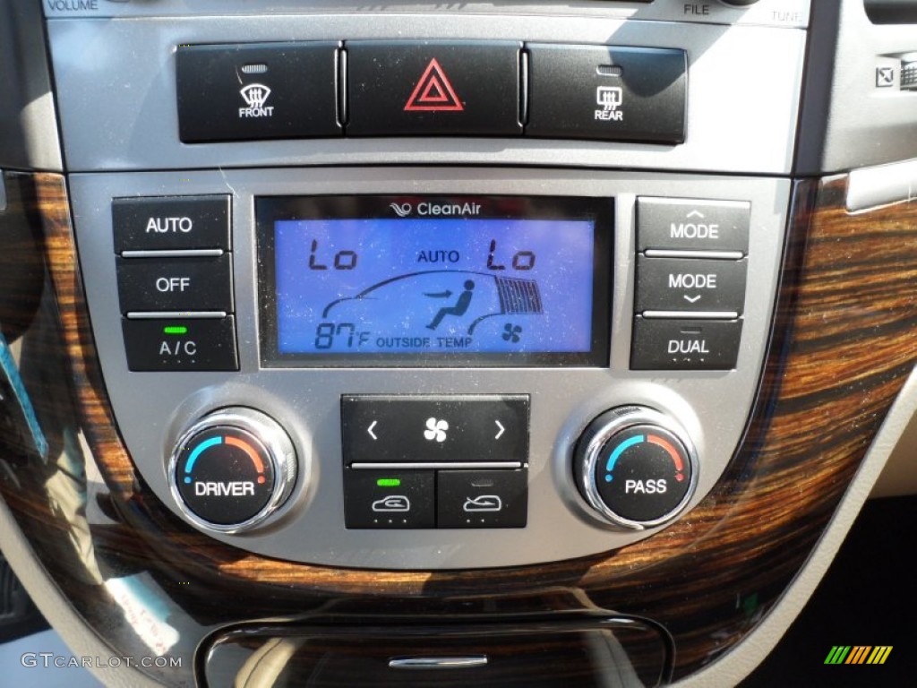 2010 Hyundai Santa Fe Limited Controls Photo #55106457