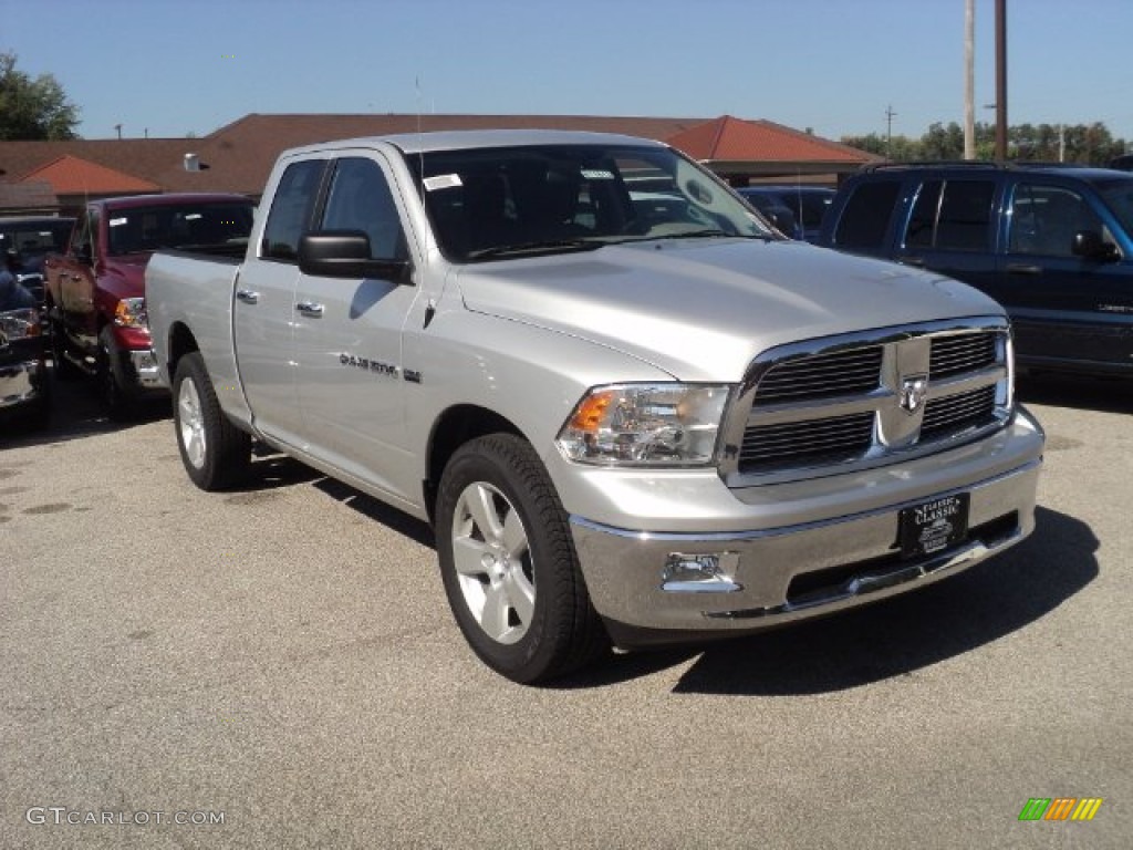 2011 Ram 1500 Big Horn Quad Cab 4x4 - Bright Silver Metallic / Dark Slate Gray/Medium Graystone photo #3