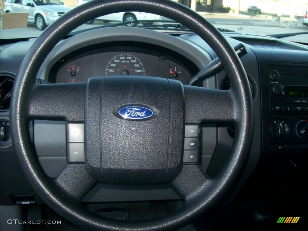 2005 F150 STX SuperCab 4x4 - Bright Red / Medium Flint Grey photo #4