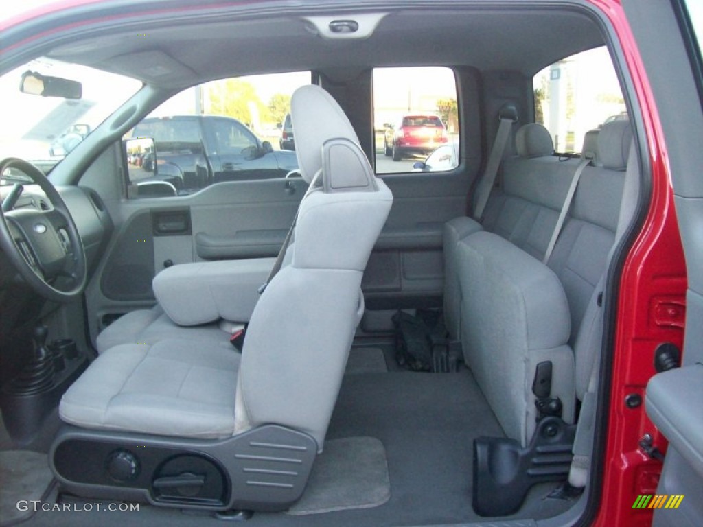 2005 F150 STX SuperCab 4x4 - Bright Red / Medium Flint Grey photo #11