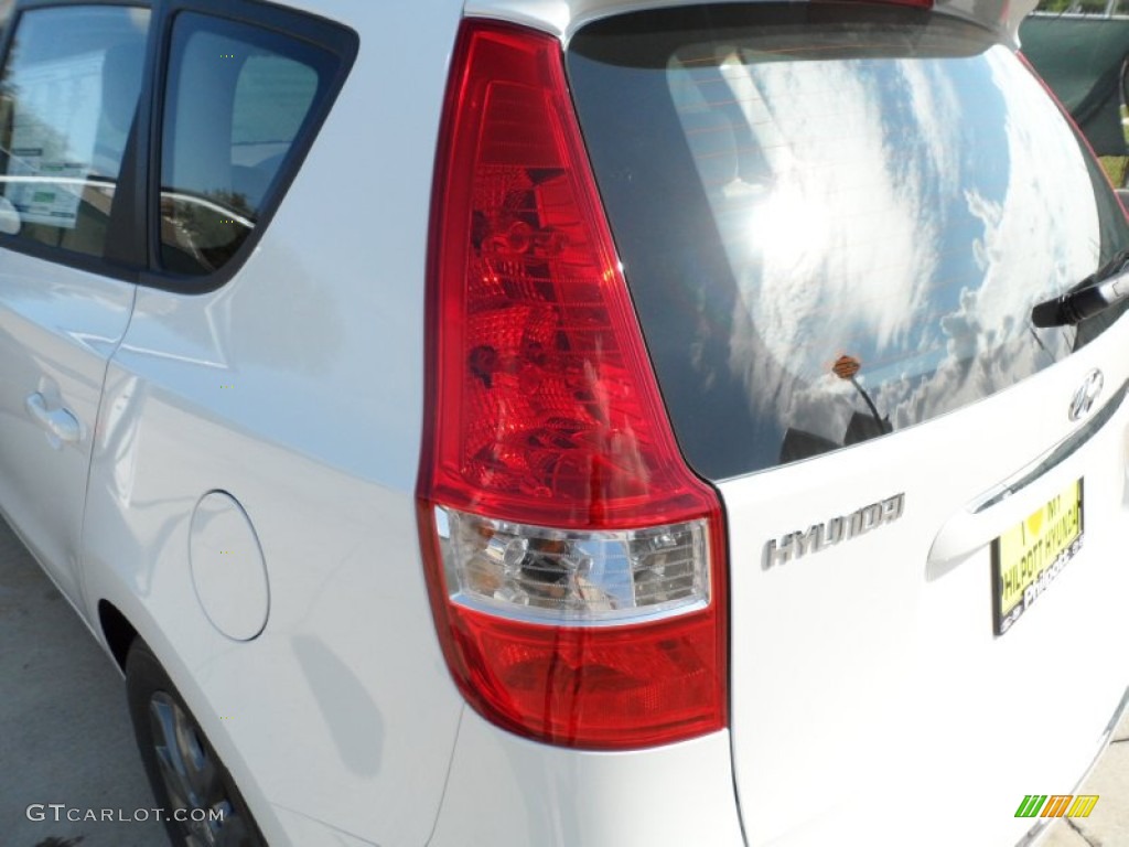 2012 Elantra SE Touring - Polar White / Beige photo #15