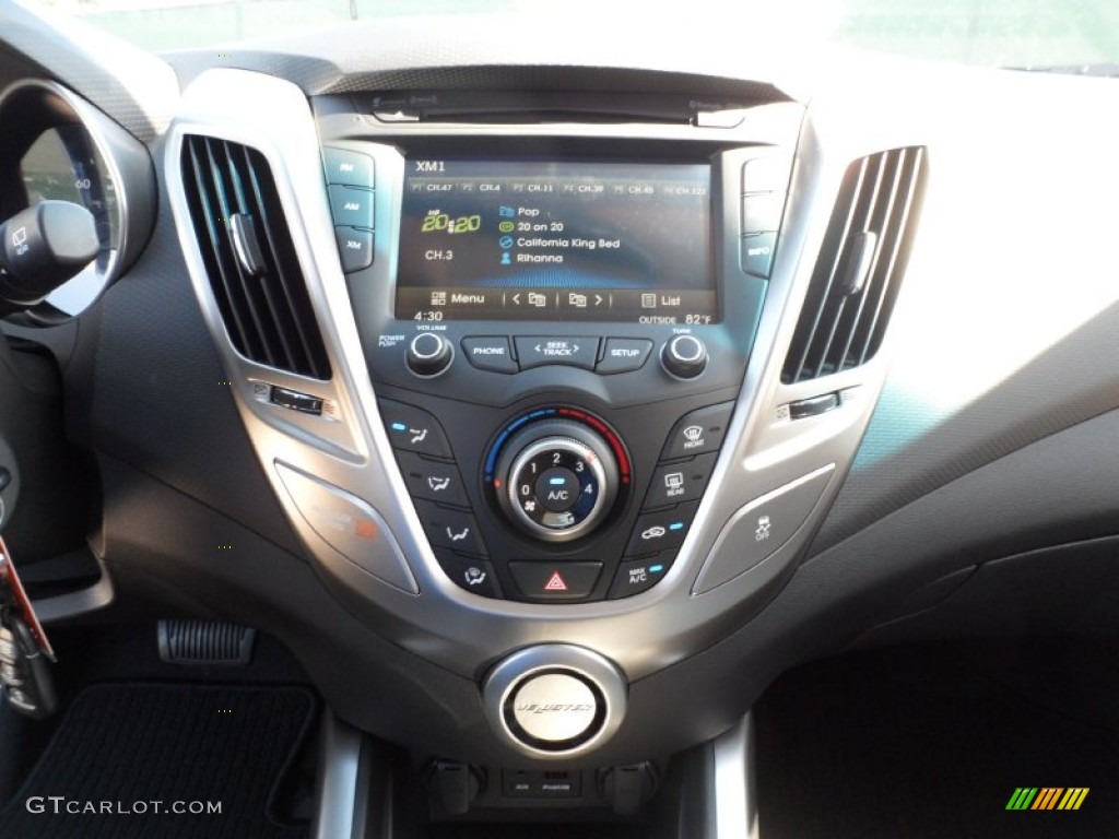 2012 Hyundai Veloster Standard Veloster Model Controls Photo #55110063