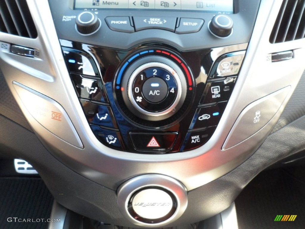 2012 Hyundai Veloster Standard Veloster Model Controls Photo #55110694