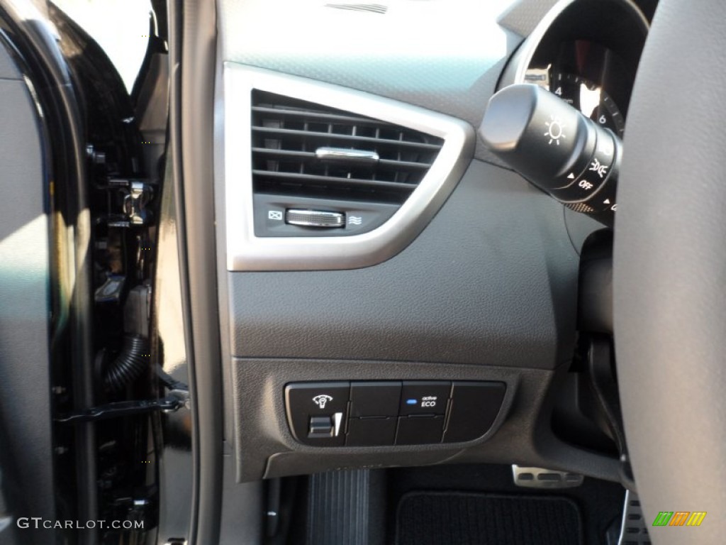 2012 Veloster  - Ultra Black / Black/Red photo #31