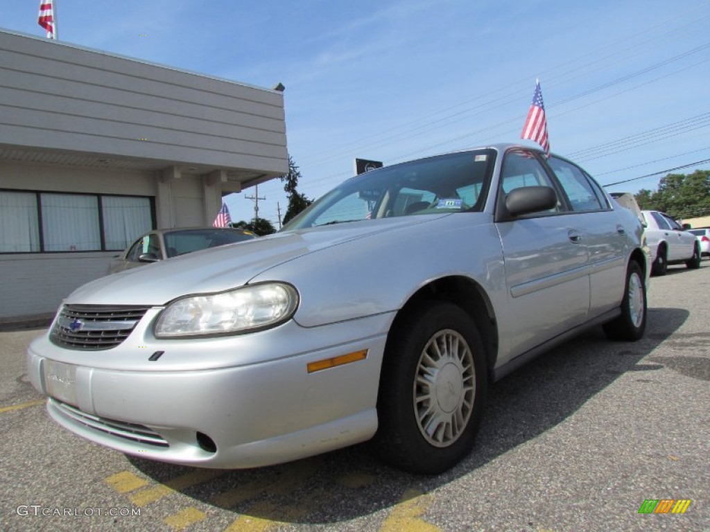 2002 Malibu Sedan - Galaxy Silver Metallic / Gray photo #1