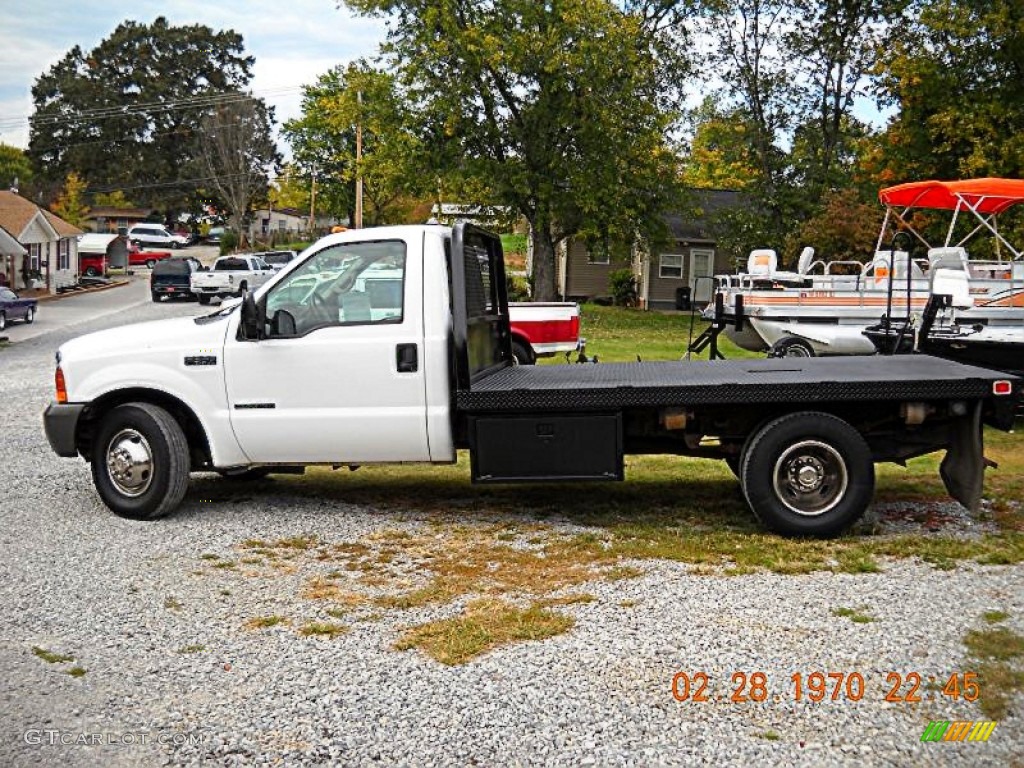 2000 F350 Super Duty XL Regular Cab Chassis - Oxford White / Medium Graphite photo #1