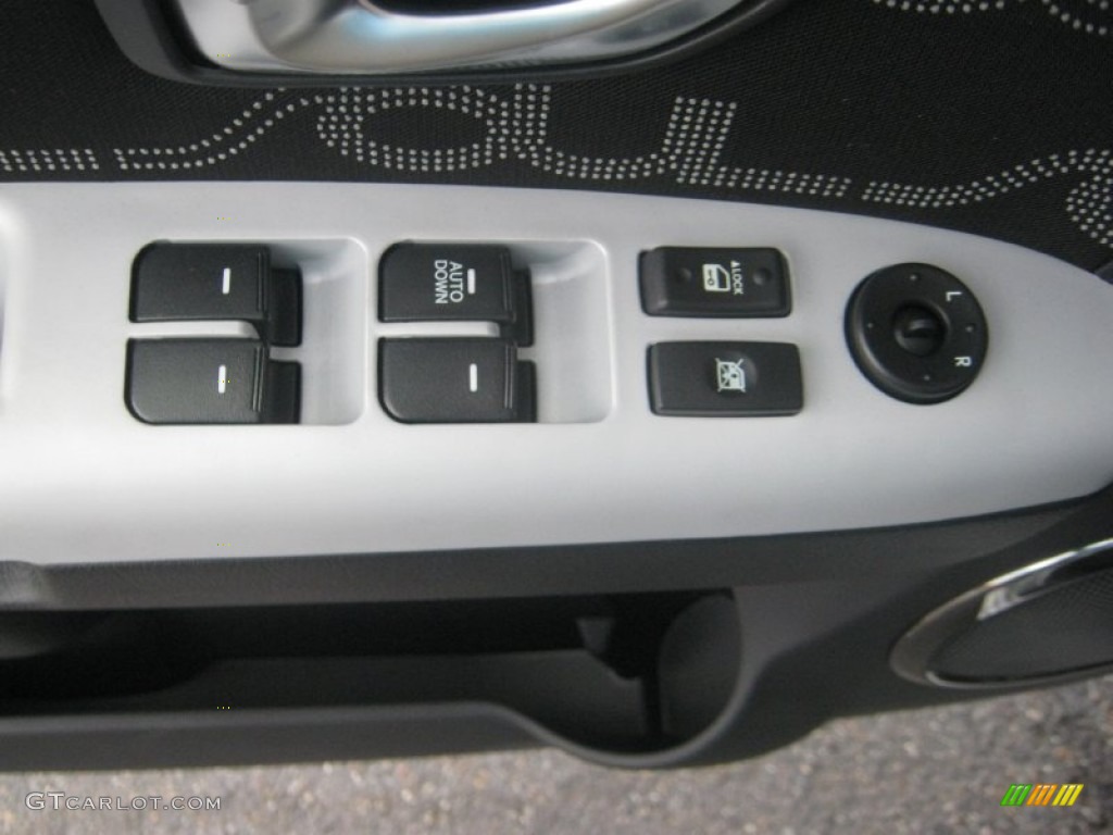 2012 Kia Soul + Controls Photo #55123179