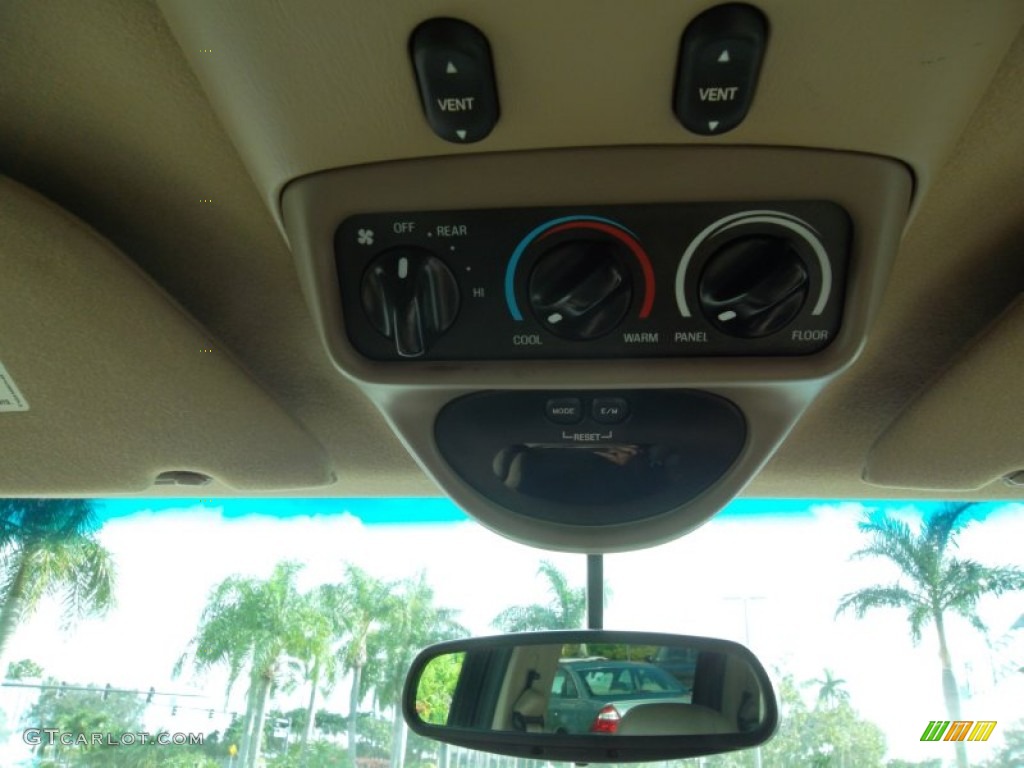 2003 Ford Excursion Limited Controls Photo #55126503