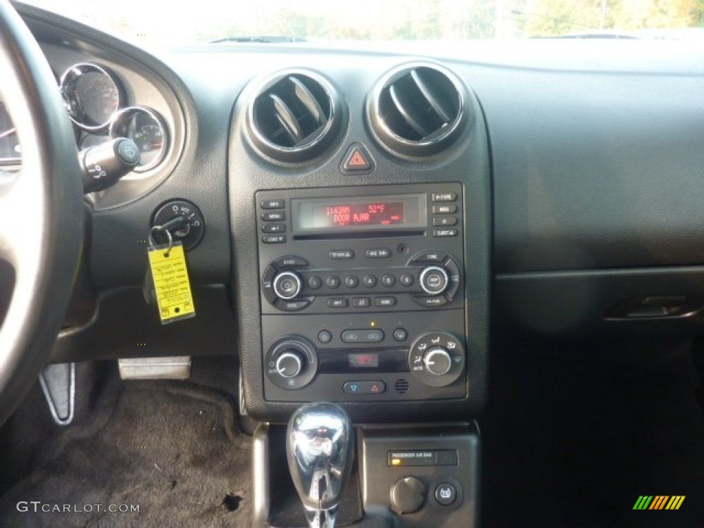 2008 Pontiac G6 GT Convertible Controls Photo #55127163