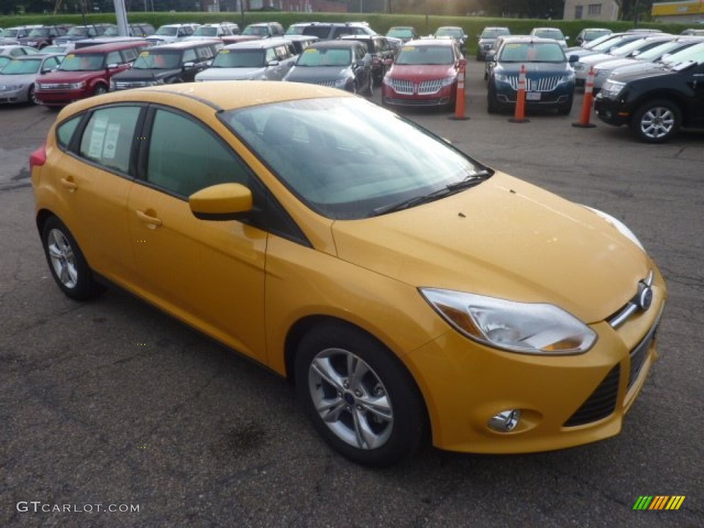 Yellow Blaze Tricoat Metallic 2012 Ford Focus SE Sport 5-Door Exterior Photo #55128464