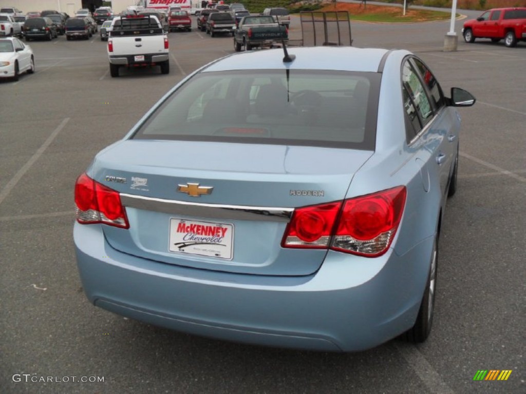 2012 Cruze LS - Ice Blue Metallic / Jet Black/Medium Titanium photo #3
