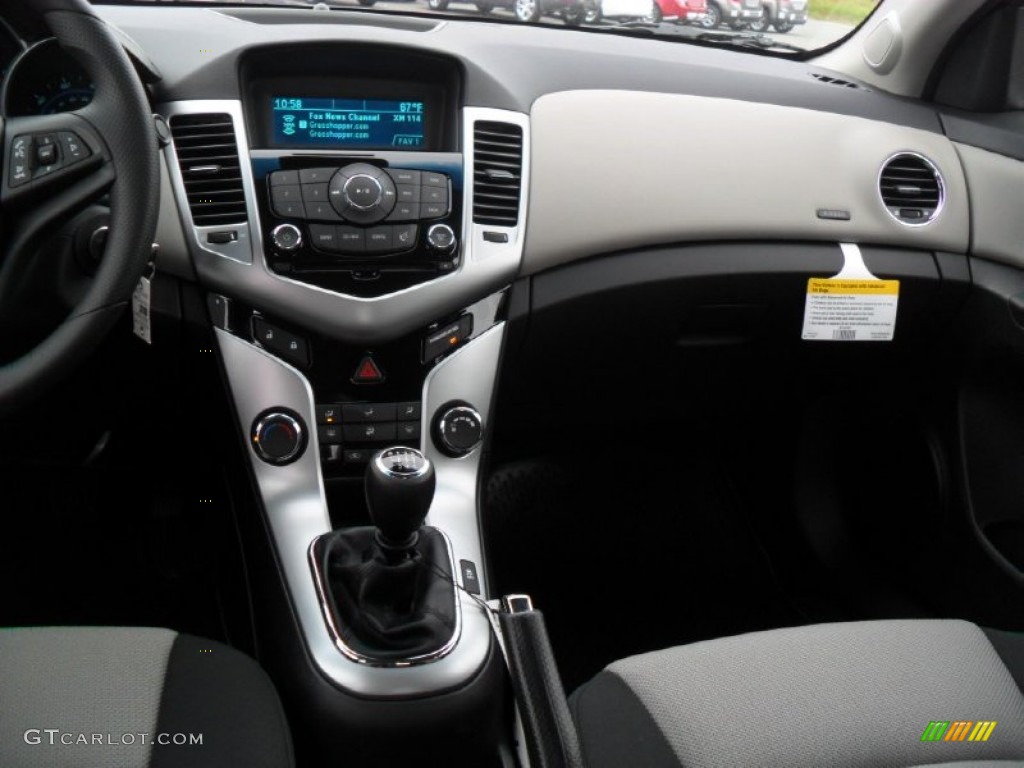 2012 Cruze LS - Ice Blue Metallic / Jet Black/Medium Titanium photo #15