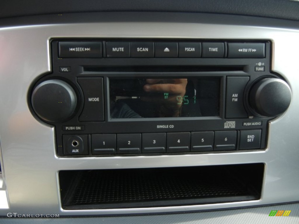 2007 Dodge Ram 2500 SLT Mega Cab Audio System Photo #55130217