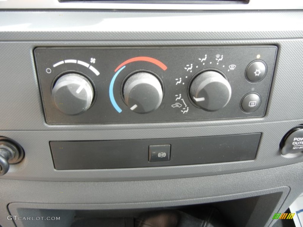 2007 Dodge Ram 2500 SLT Mega Cab Controls Photo #55130226